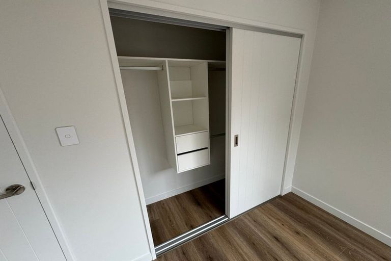 Photo of property in 19 Windy Ridge Road, Glenfield, Auckland, 0629