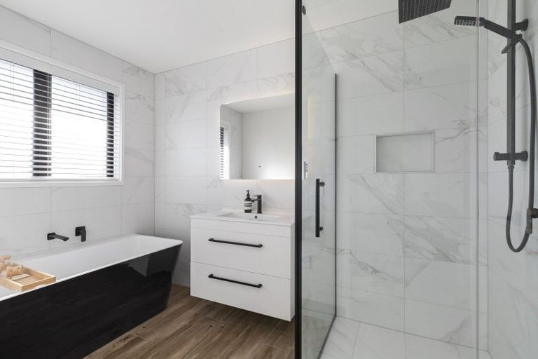 Photo of property in 1 Rongoa Maori Way, Pukekohe, 2120