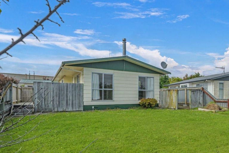 Photo of property in 40 Geraldine Crescent, Cloverlea, Palmerston North, 4412