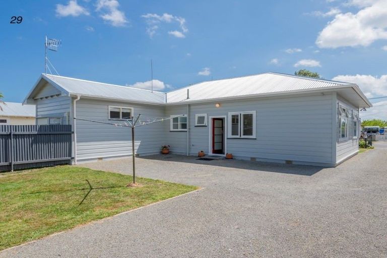 Photo of property in 27 Duke Street, Levin, 5510