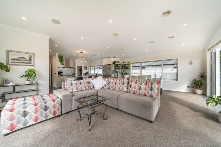 Photo of property in 62 Banks Boulevard, Whitby, Porirua, 5024