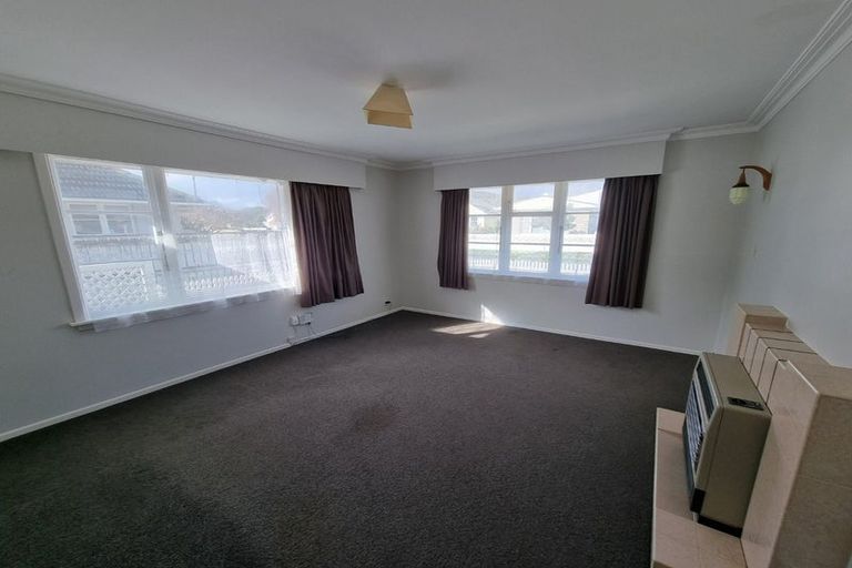 Photo of property in 77 Wai-iti Crescent, Woburn, Lower Hutt, 5010