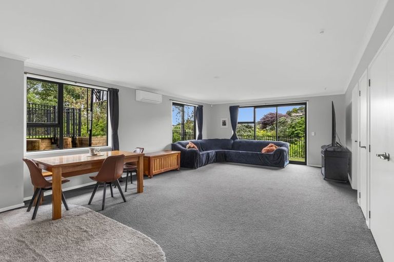 Photo of property in 14 Discovery Place, Marfell, New Plymouth, 4310