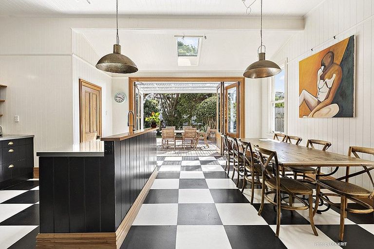 Photo of property in 164 Tasman Street, Mount Cook, Wellington, 6021