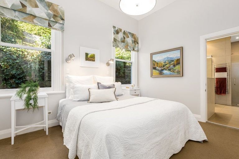 Photo of property in 334 Oriental Parade, Oriental Bay, Wellington, 6011