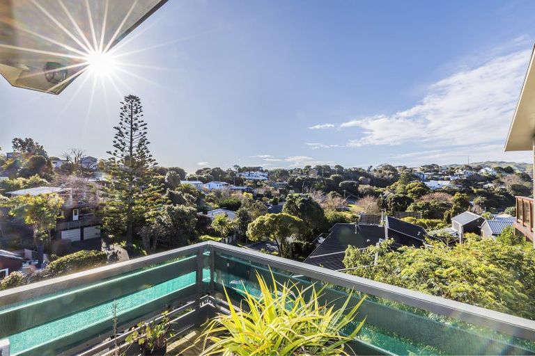 Photo of property in 5a Oak Avenue, Paremata, Porirua, 5024