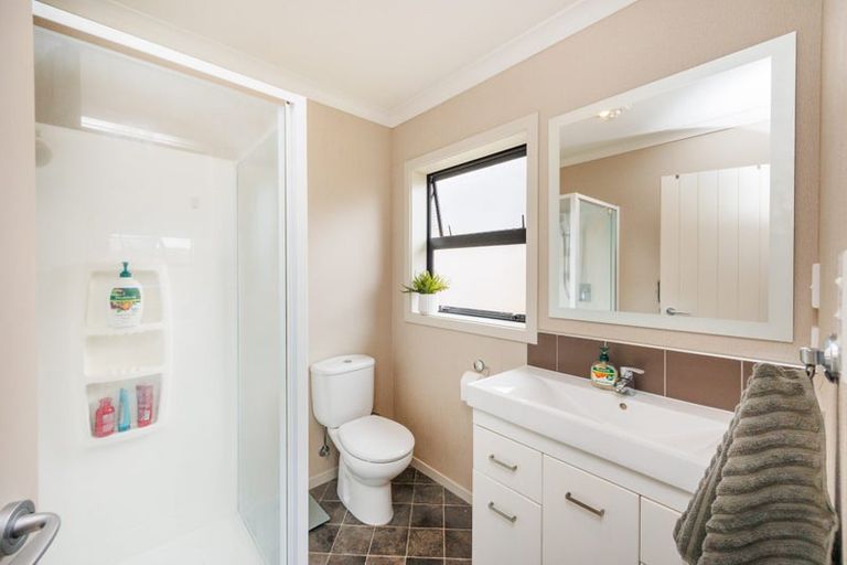 Photo of property in 35 Rosalie Terrace, Kelvin Grove, Palmerston North, 4414