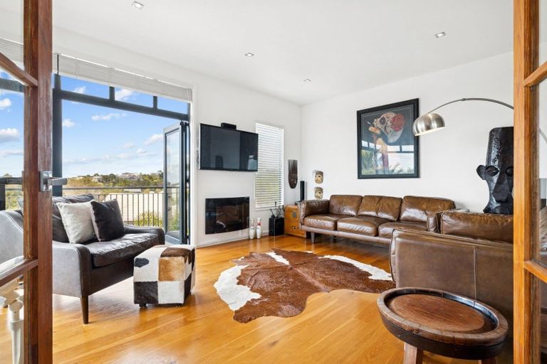 Photo of property in 5 Caversham Drive, Torbay, Auckland, 0630