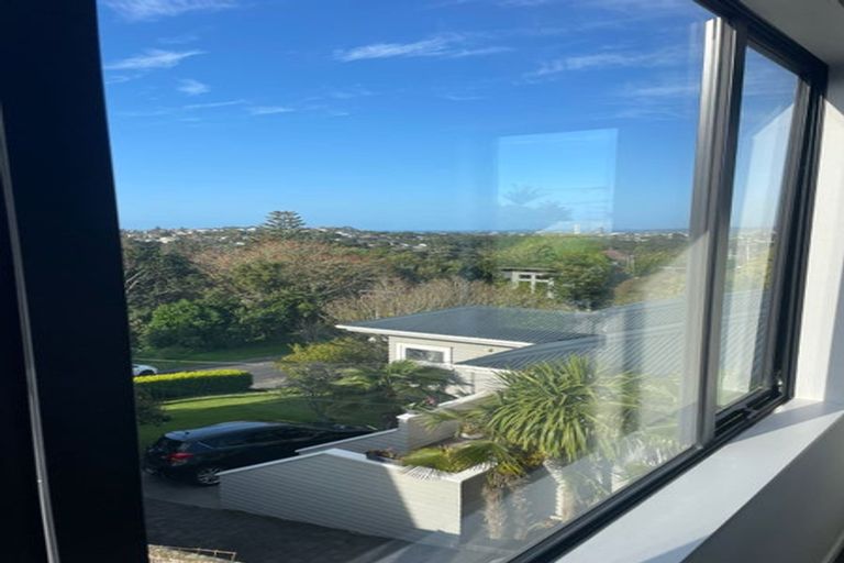 Photo of property in 1 Zion Road, Birkenhead, Auckland, 0626