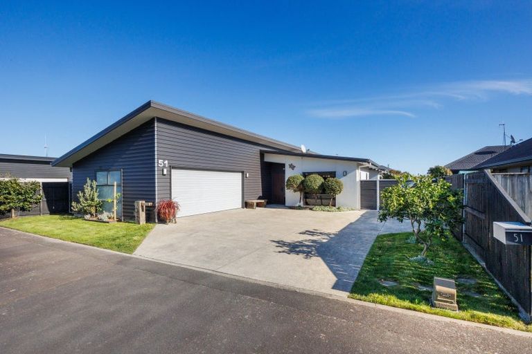 Photo of property in 51 Chestnut Close, Kelvin Grove, Palmerston North, 4414