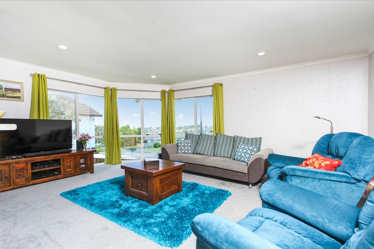 Photo of property in 62 Garton Drive, Massey, Auckland, 0614