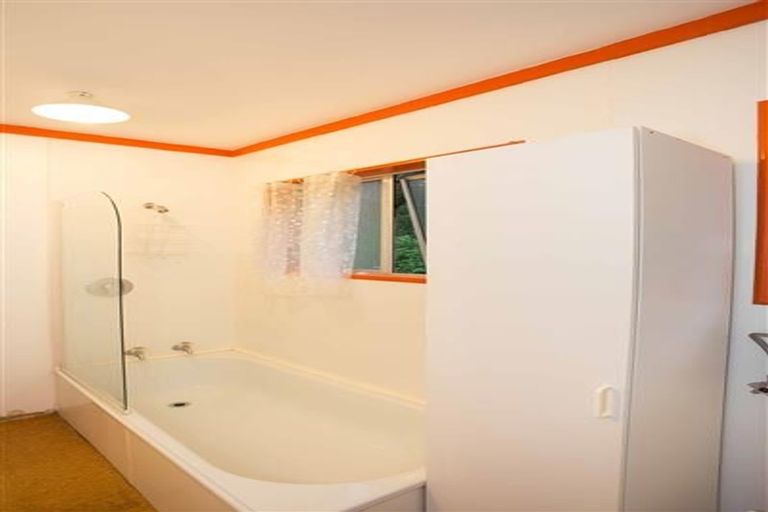 Photo of property in 106f3 Owhiro Bay Parade, Owhiro Bay, Wellington, 6023