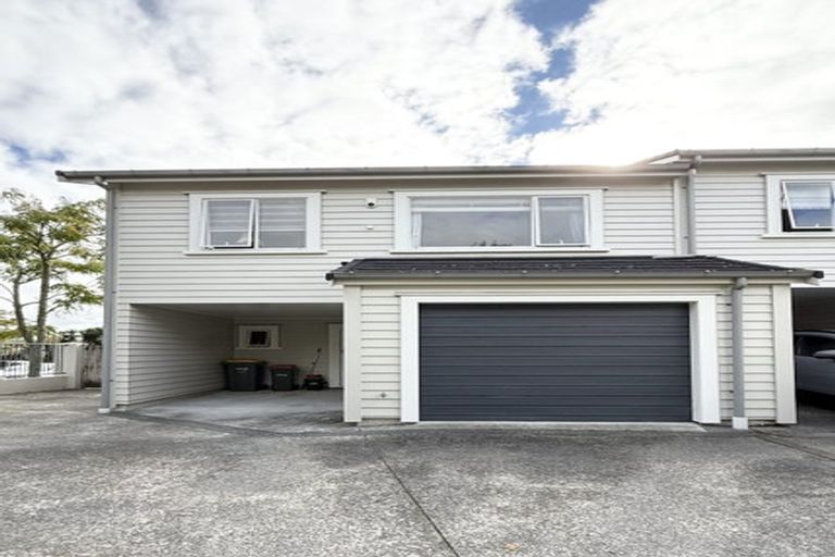 Photo of property in 1/86 Fernhill Way, Oteha, Auckland, 0632