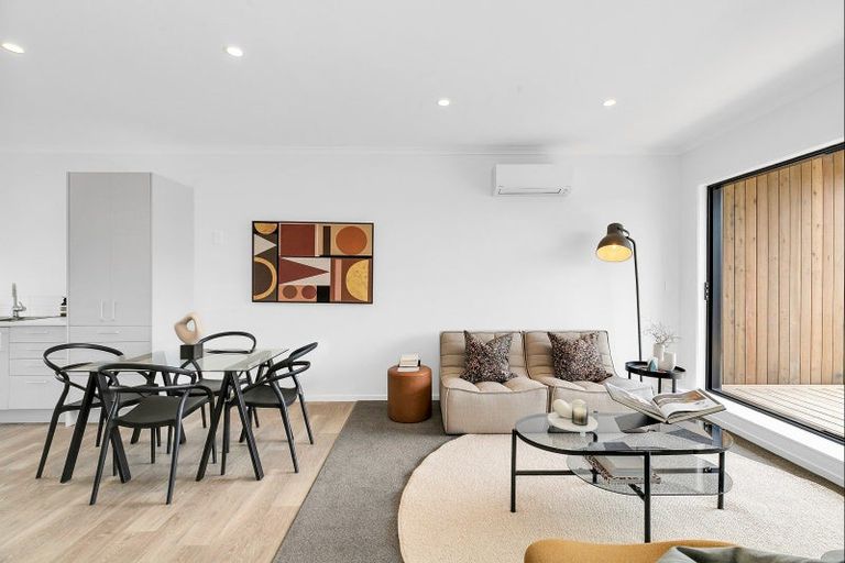 Photo of property in 3/500 Te Atatu Road, Te Atatu Peninsula, Auckland, 0610