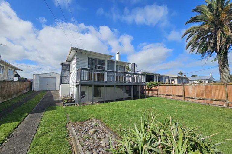 Photo of property in 21 Battiscombe Terrace, Waitara, 4320