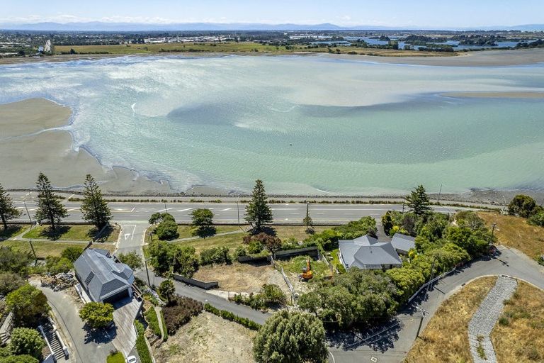 Photo of property in 1 The Brae, Mount Pleasant, Christchurch, 8081