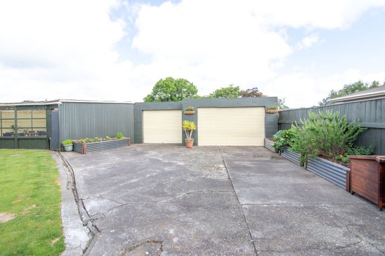 Photo of property in 10 Piper Place, Roslyn, Palmerston North, 4414