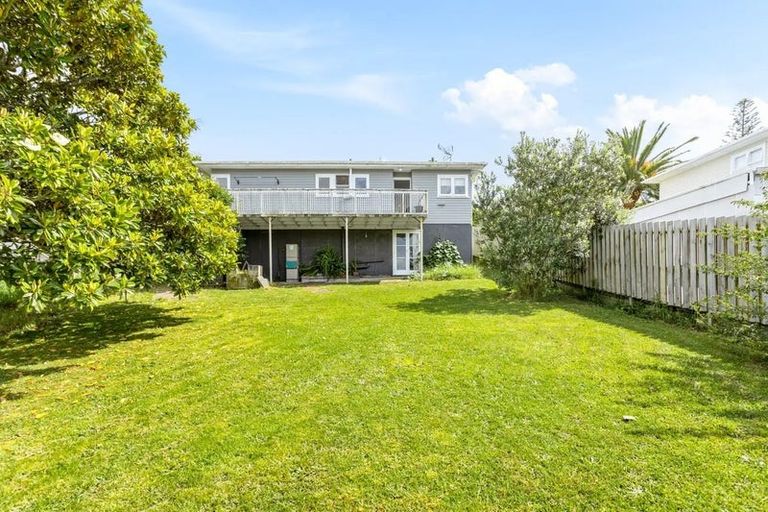 Photo of property in 16 Saffron Street, Birkdale, Auckland, 0626