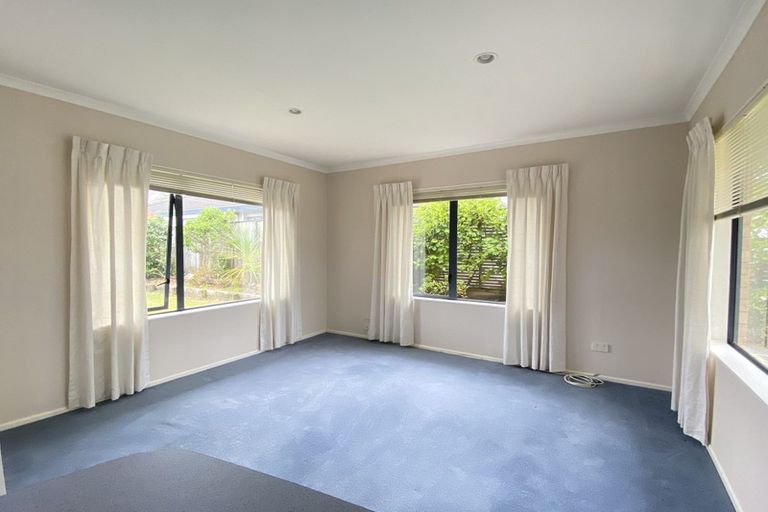 Photo of property in 23 Dairyland Drive, East Tamaki Heights, Auckland, 2016