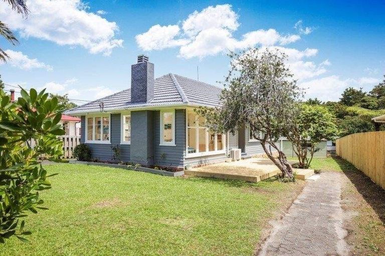 Photo of property in 81 Smythe Road, Henderson, Auckland, 0612