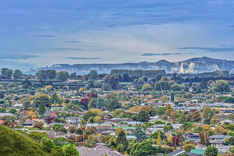 Photo of property in 122 Kent Terrace, Taradale, Napier, 4112