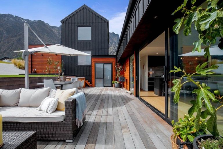 Photo of property in 18 Glenfiddich Road, Jacks Point, Queenstown, 9371