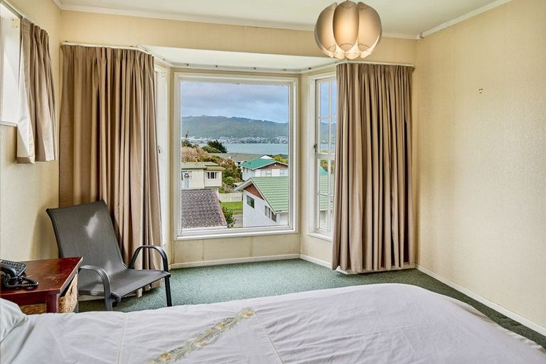 Photo of property in 17 Annan Grove, Papakowhai, Porirua, 5024