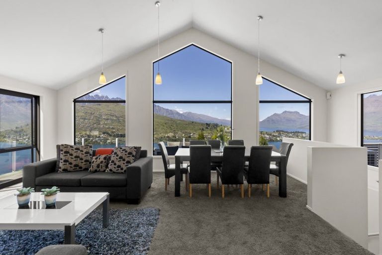 Photo of property in 24 Stone Ridge Place, Queenstown, 9300