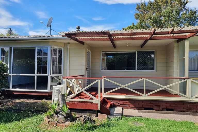 Photo of property in 4/11a Bayside Avenue, Te Atatu Peninsula, Auckland, 0610