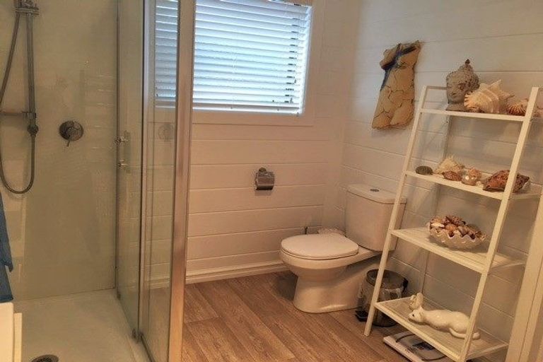 Photo of property in 174 Lakeside Drive, Orewa, 0931