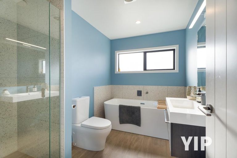 Photo of property in 10 Okupe Grove, Aotea, Porirua, 5024