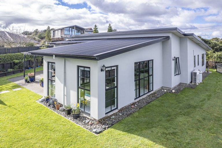 Photo of property in 8 Lithgow Drive, Otamatea, Whanganui, 4500