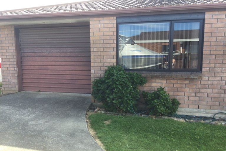 Photo of property in 52 Arawhata Road, Paraparaumu, 5032