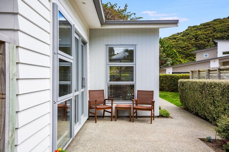 Photo of property in 6 Shoal Place, Whitby, Porirua, 5024