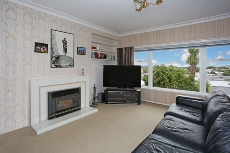 Photo of property in 1a Prospect Terrace, Pukekohe, 2120