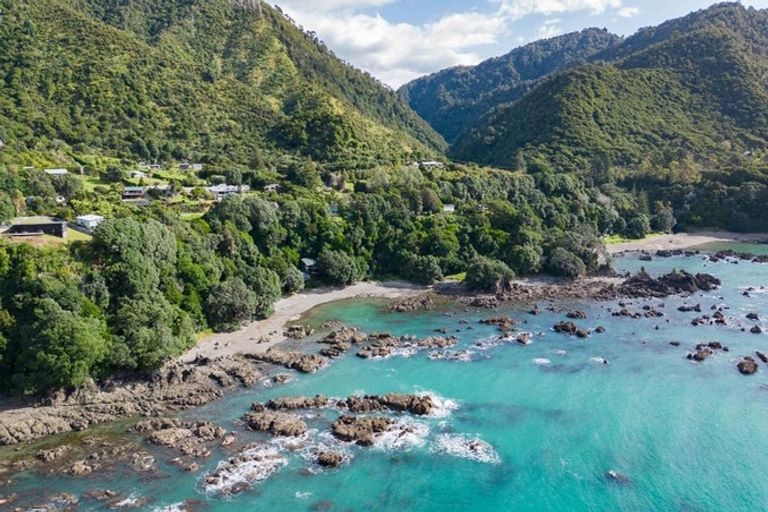 Photo of property in 8361 State Highway 35, Whanarua Bay, Opotiki, 3199