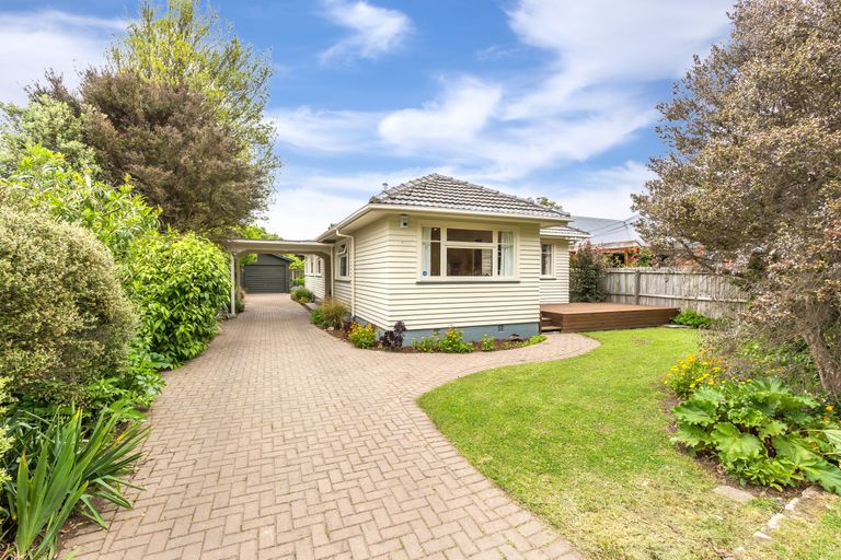 Photo of property in 116 Riverlaw Terrace, Saint Martins, Christchurch, 8022