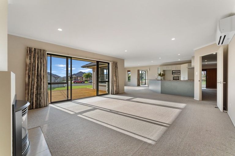 Photo of property in 2 Varsity Heights, Fitzherbert, Palmerston North, 4410