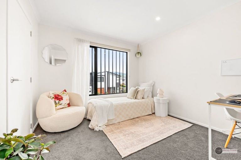 Photo of property in 5 Josland Lane, Wallaceville, Upper Hutt, 5018