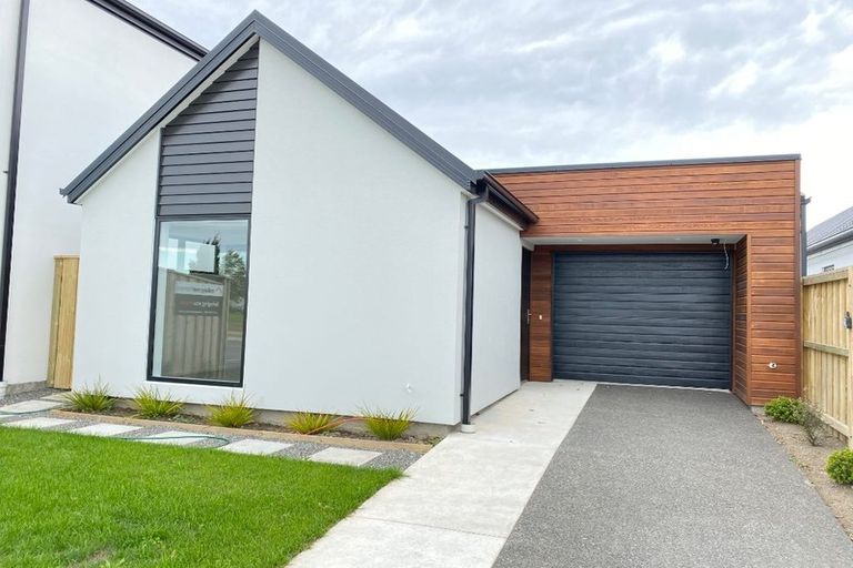 Photo of property in 87 Faringdon Boulevard, Rolleston, 7615