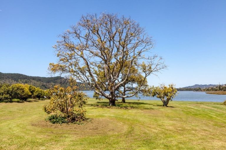 Photo of property in 6 Aileen Place, Whangamata, 3691