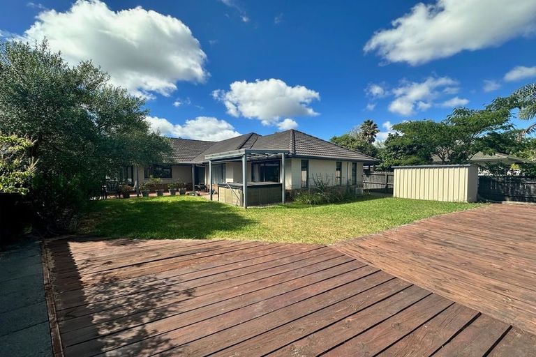 Photo of property in 41 Lansell Drive, East Tamaki Heights, Auckland, 2016