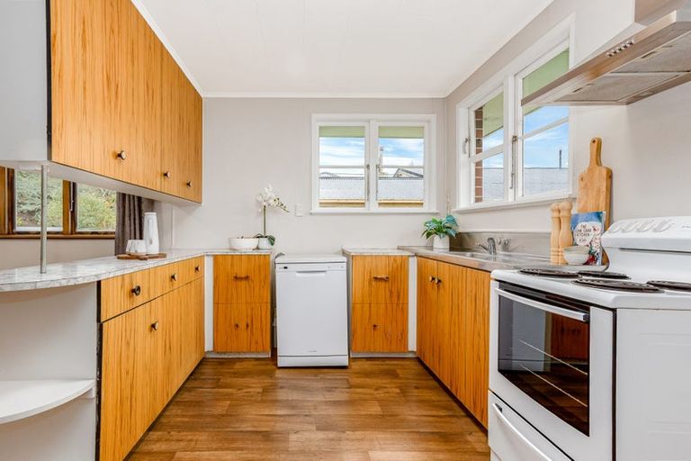 Photo of property in 296 Main Road, Tawa, Wellington, 5028