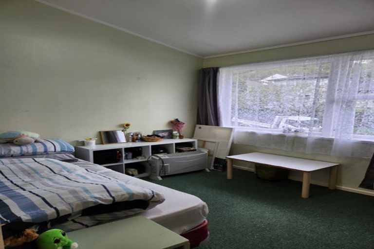 Photo of property in 3 Woodhouse Avenue, Karori, Wellington, 6012