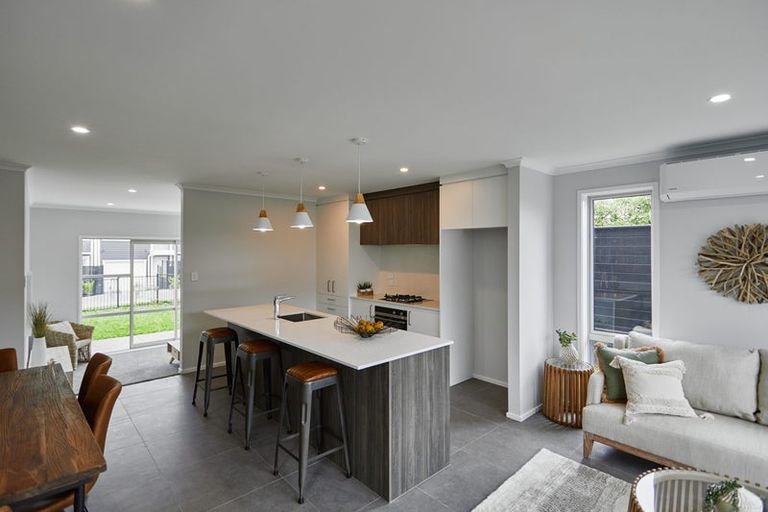 Photo of property in 42 Karepiro Drive, Stanmore Bay, Whangaparaoa, 0932