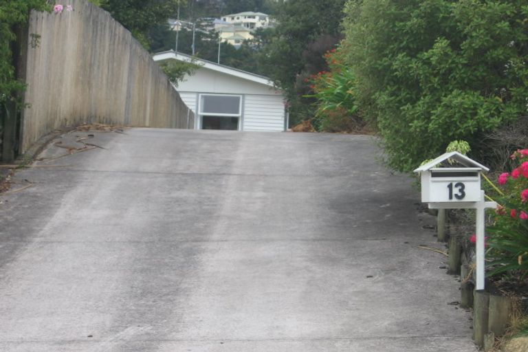 Photo of property in 13 Segedin Place, Glenfield, Auckland, 0629