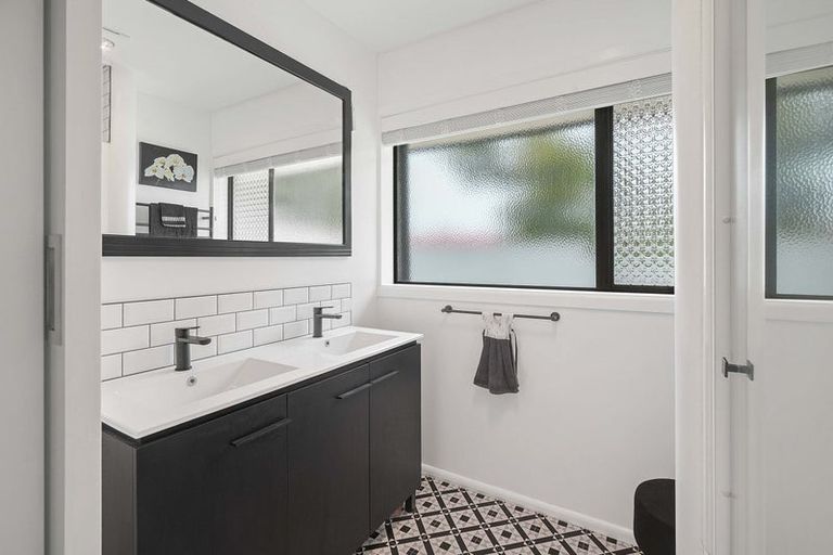 Photo of property in 13 Parker Street, Hornby, Christchurch, 8042