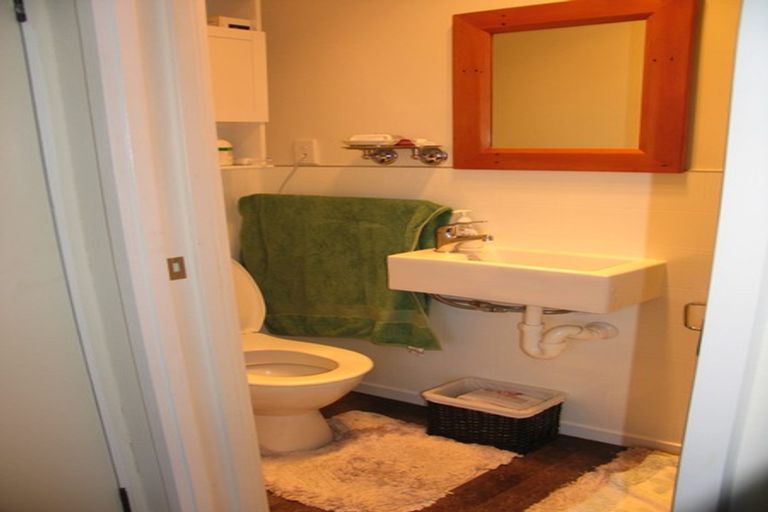 Photo of property in 6 Tybalt Street, Stratford, 4332