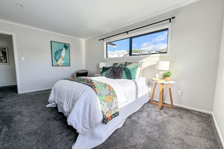 Photo of property in 142 Amesbury Drive, Churton Park, Wellington, 6037