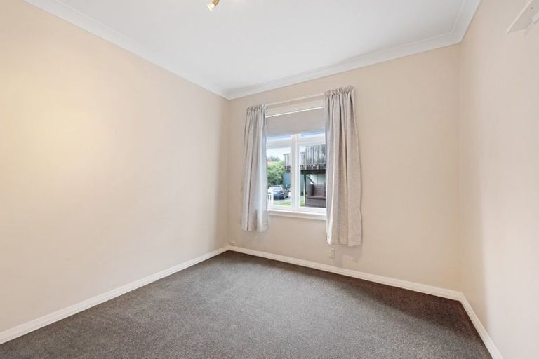 Photo of property in 55 Hungerford Road, Houghton Bay, Wellington, 6023